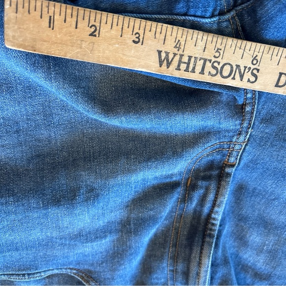 Old Navy Women's Mid-Blue Rolled Cuff Denim Shorts - Picture 10 of 10